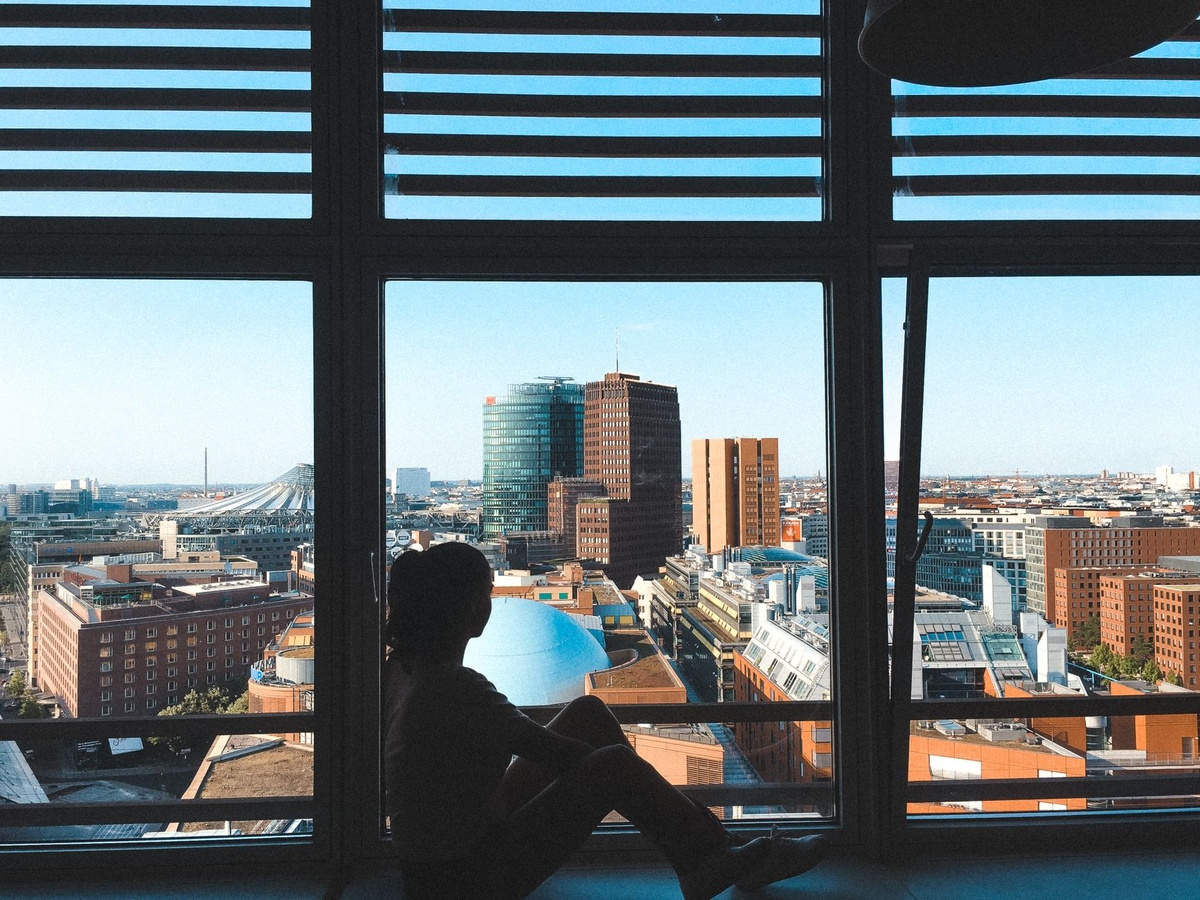 **Berlin to Prague for a Solo Weekend: A 2026 Case Study Comparing Train vs Plane (Door‑to‑Door Time, CO₂ Emissions, Ticket Prices Under €50, and Luggage Hassles)**