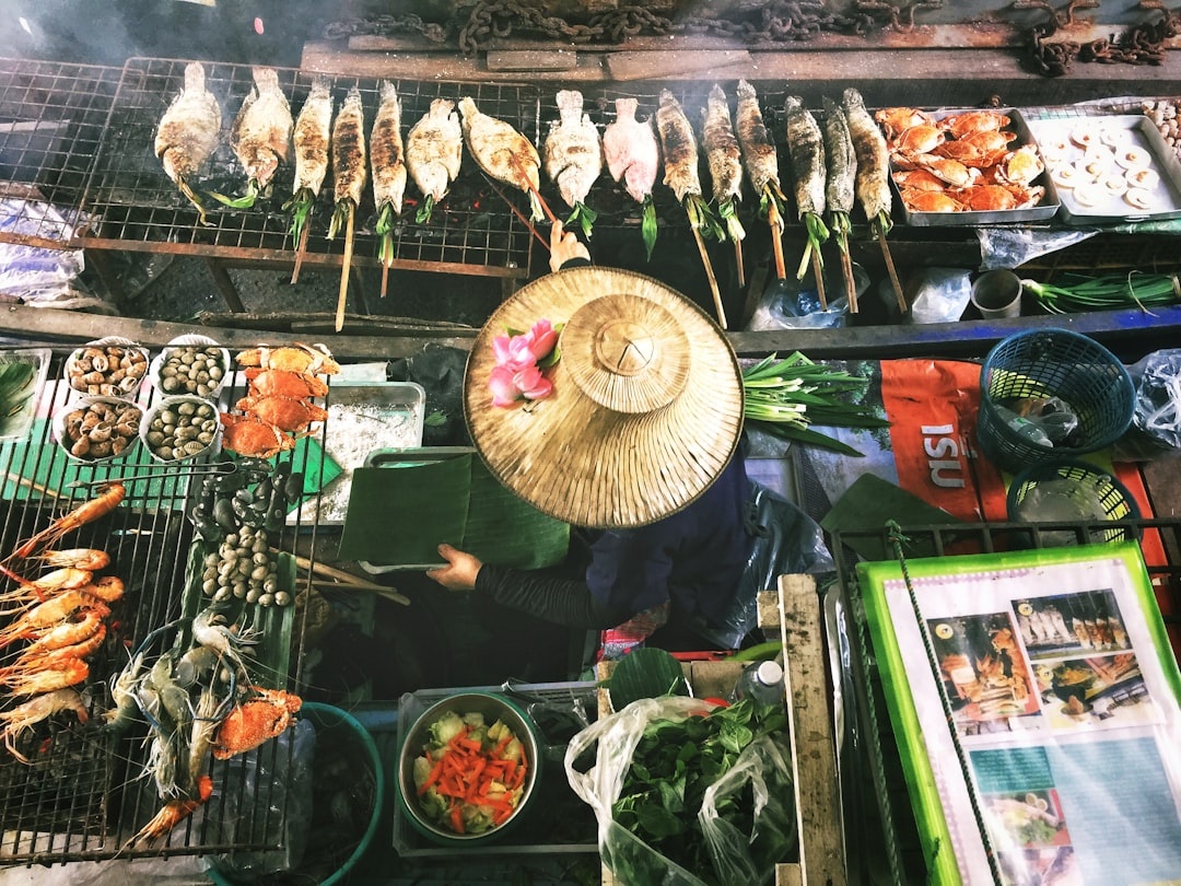 Is a Bangkok Street Food Tour Worth It in Peak Monsoon (July–September)? A Budget Backpacker’s Comparison of Guided Tours vs DIY Eating in Yaowarat and Ratchada