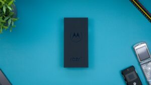 Motorola Phones Now Have a Built-In Travel eSIM for Mobile Data Outside the US