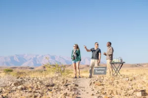 Namibia Self‑Drive για Ζευγάρια: Πρόγραμμα 10 Ημερών Βήμα‑Βήμα από Windhoek σε Etosha και Sossusvlei (Κόστη 2026, Στάσεις Καυσίμων & Στρατηγική Κράτησης Camp)