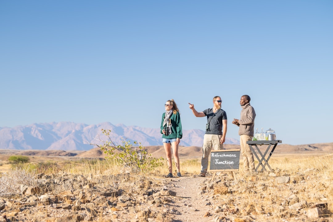 Namibia Self‑Drive for Couples: A Step‑by‑Step 10‑Day Itinerary From Windhoek to Etosha and Sossusvlei (4x4 Rental Costs, Fuel Stops, and Campsite Booking Strategy for 2026)