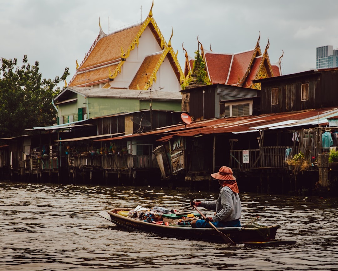 Thailand in Rainy Season: A Local’s 10-Day First-Timer Itinerary for July–September (Why Monsoon Months Mean Cheaper Islands, Fewer Crowds, and Better Street Food in Bangkok & Koh Samui)