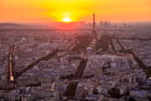 The Eiffel Tower at Sunrise vs Montparnasse at Blue Hour: Instagram Myths vs Reality for First‑Time Paris Visitors (2026 Data)