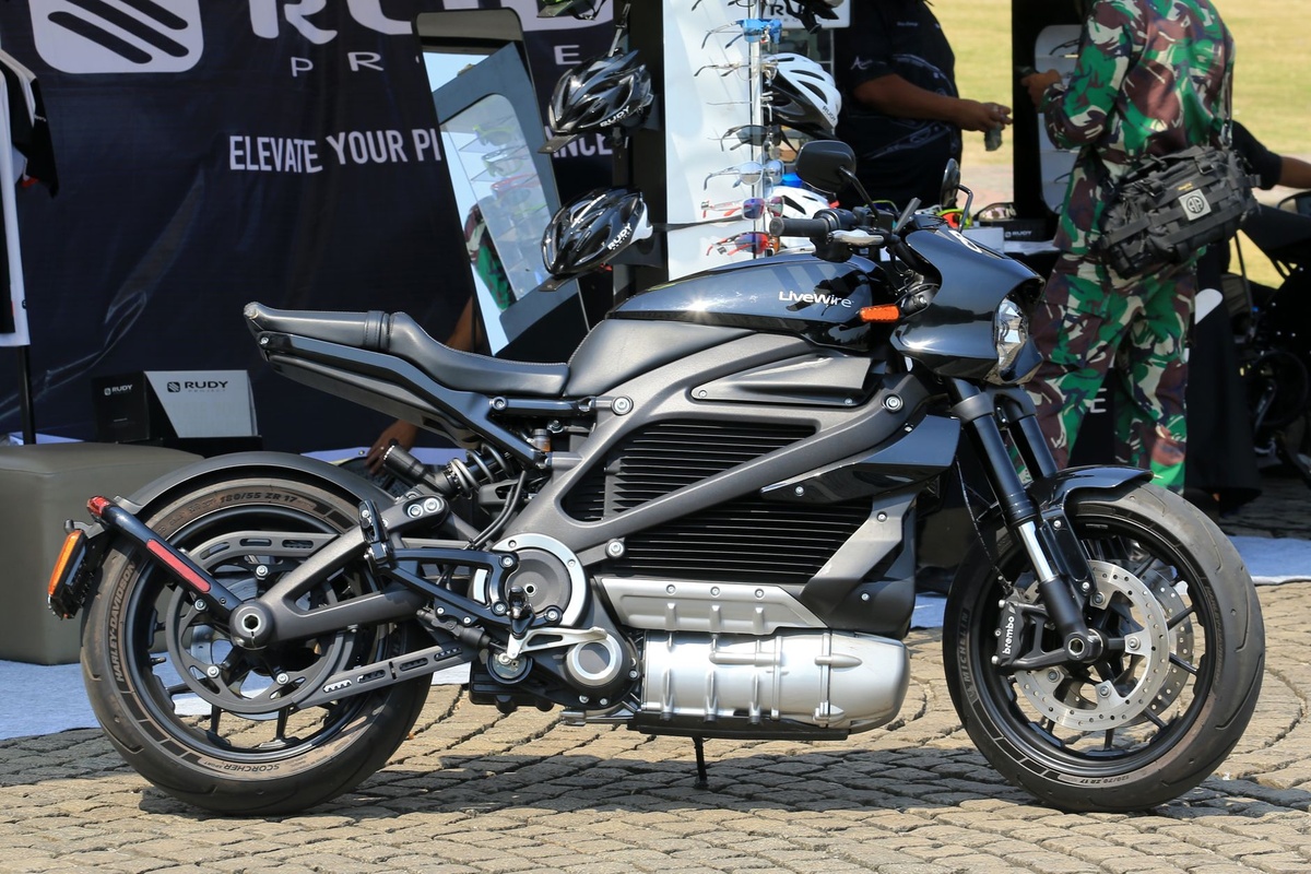 This 3D-printed electric motorbike folds into your luggage — creator warns it is 'super fast... way too fast'