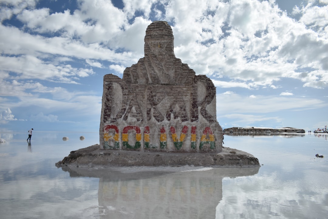 When Is the Best Month to Visit Bolivia’s Uyuni Salt Flats as a Couple? A 10‑Year Rainfall & Temperature Data Breakdown (Mirror Effect vs Dry Season, 2026 Prices Included)