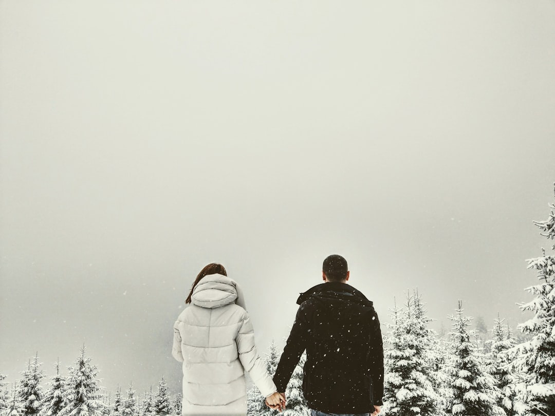 Why Winter Is the Best Time for Budget Couples to Visit Uzbekistan’s Silk Road Cities (Samarkand & Bukhara Hotel Prices, Empty Registan Squares & Heating Realities in January)