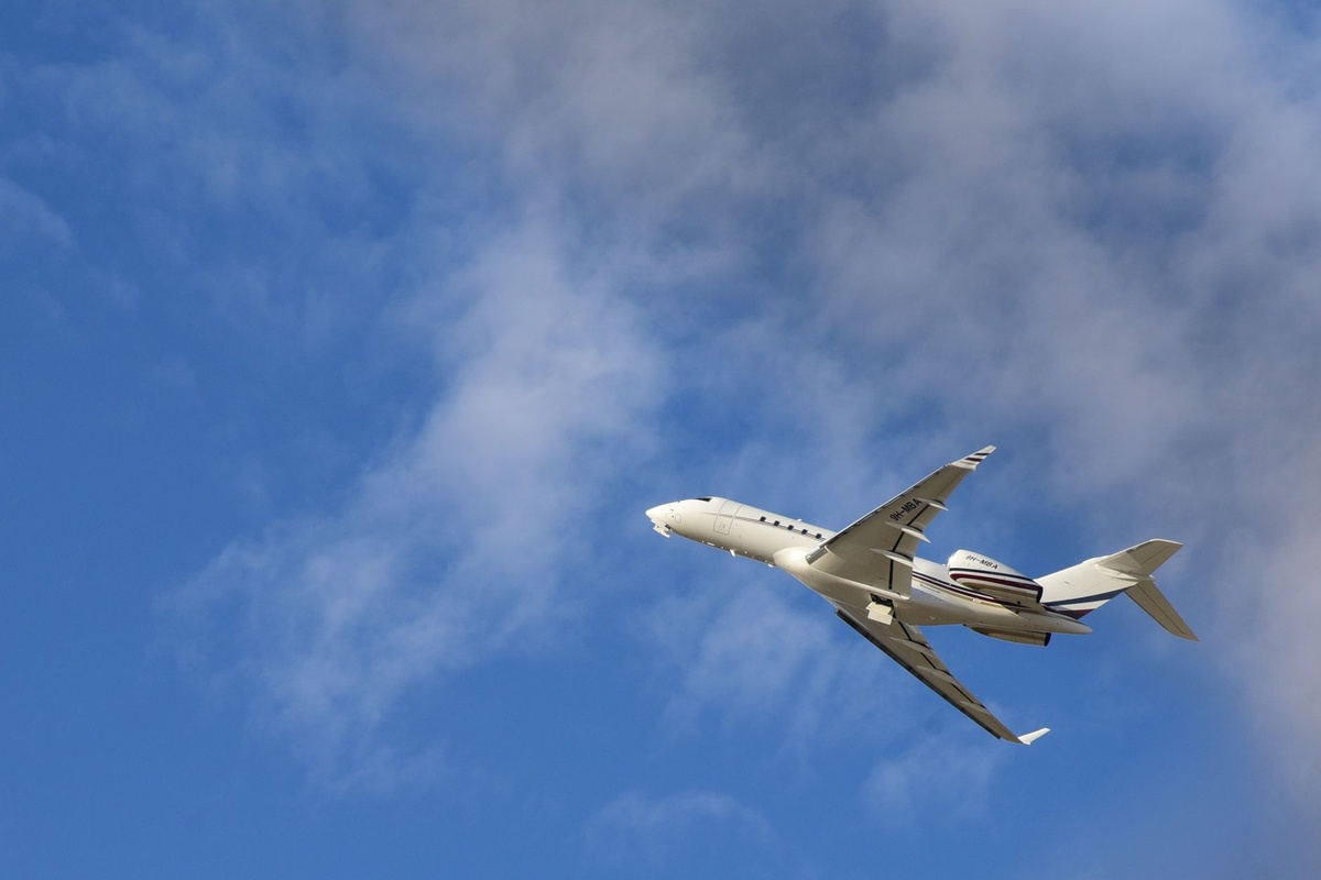 **Europe by Train vs Plane for Luxury Couples: The “Myths vs Reality” Cost and Comfort Breakdown on London→Paris, Rome→Florence, and Zurich→Amsterdam (Bring-Your-Own-Luggage Rules Included)**