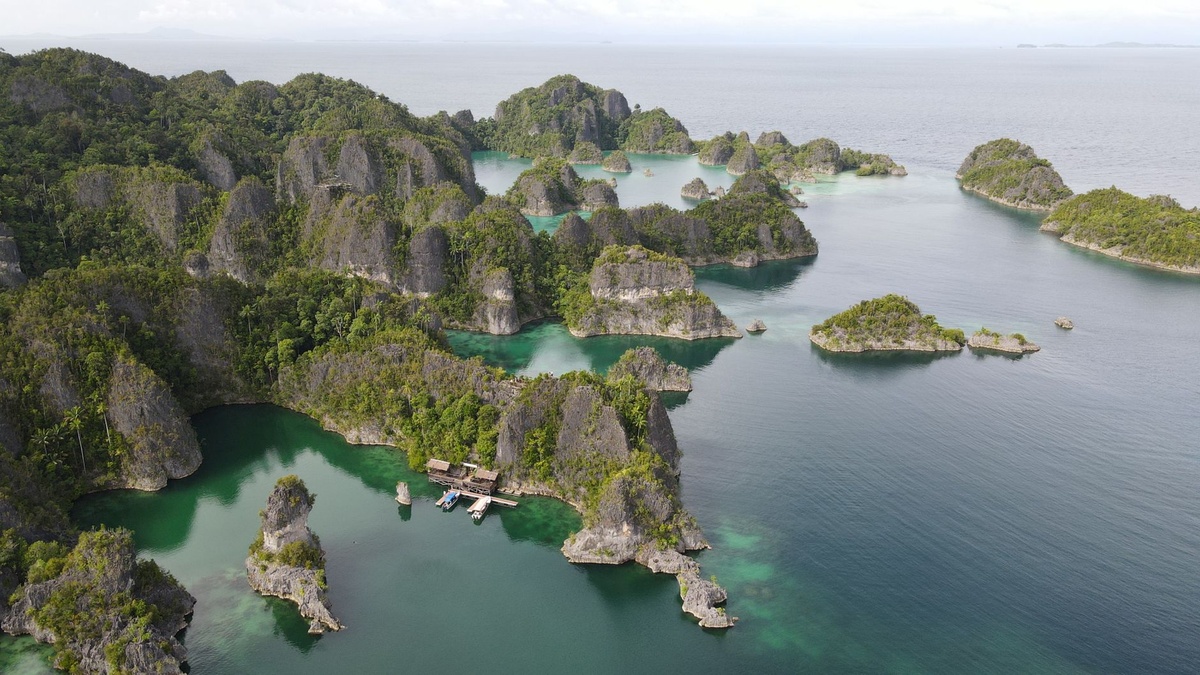**Is Raja Ampat Worth It for Digital Nomads? Myths vs Reality (Rainy Season Included, October–November 2026): connectivity expectations, liveaboard vs base stays, and the hidden cost of offline work**