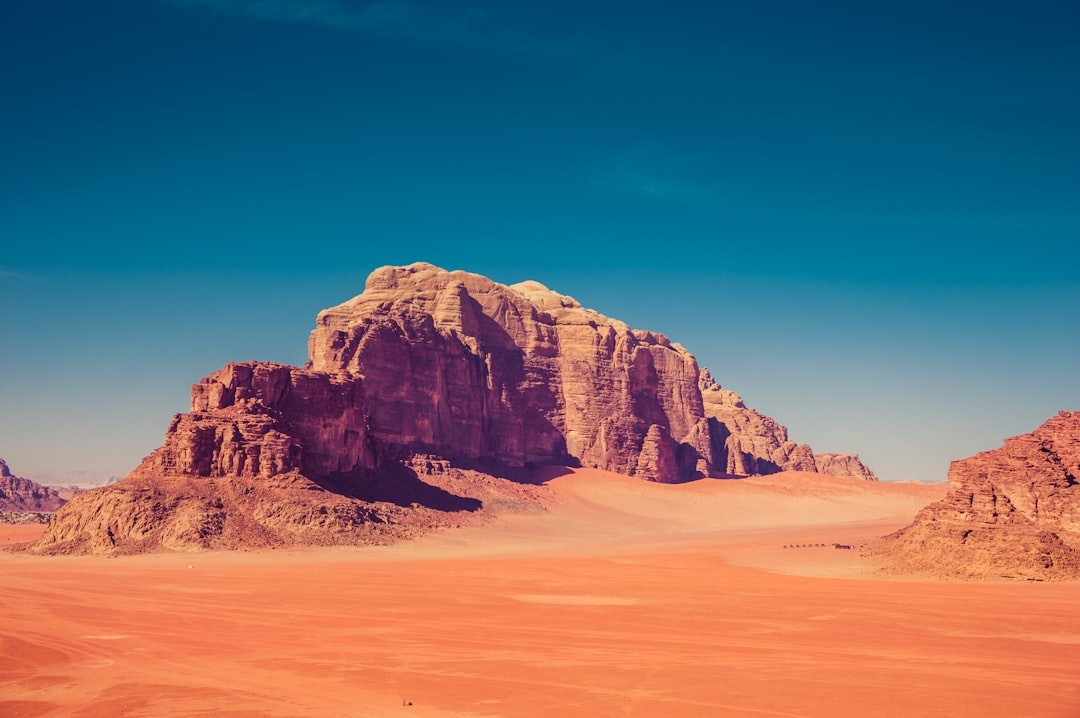 Petra vs Wadi Rum in August or October? A Weather‑by‑Weather Comparison for Adventure Seekers Planning a 7‑Day Jordan Itinerary (Heat Index, Flash Flood Risk & Hiking Windows)
