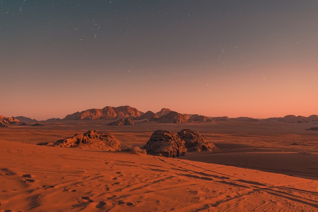 Petra vs Wadi Rum in August or October? A Weather‑by‑Weather Comparison for Adventure Seekers Planning a 7‑Day Jordan Itinerary (Heat Index, Flash Flood Risk & Hiking Windows)