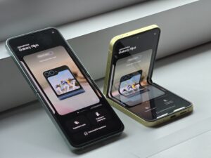 Which New Samsung Foldable Phone Should You Buy? Fold8 Ultra, Fold8, or Flip8?