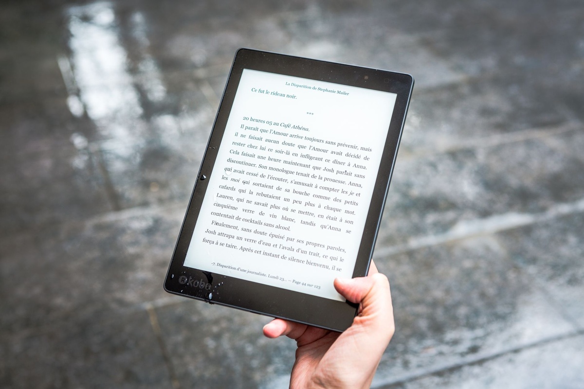Xteink X4 Pro Pocket E-Reader Review (2026): Fun but Limited