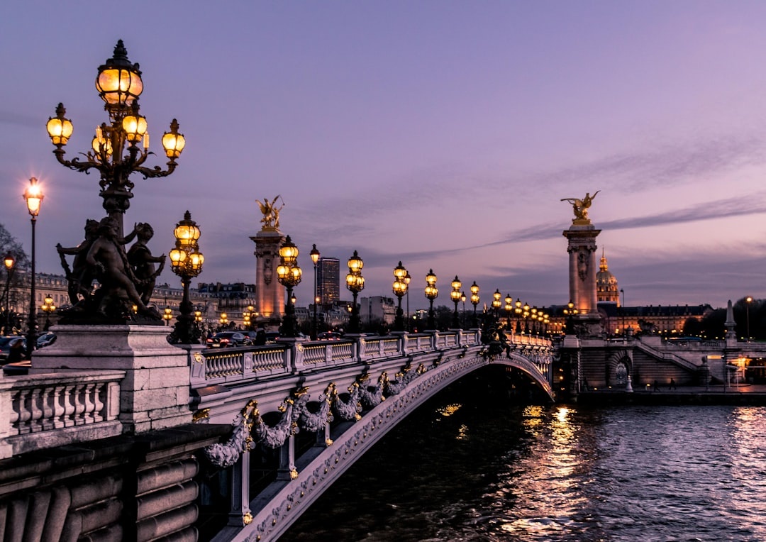 11 Unwritten Rules for Visiting Paris, From Etiquette to Attitude