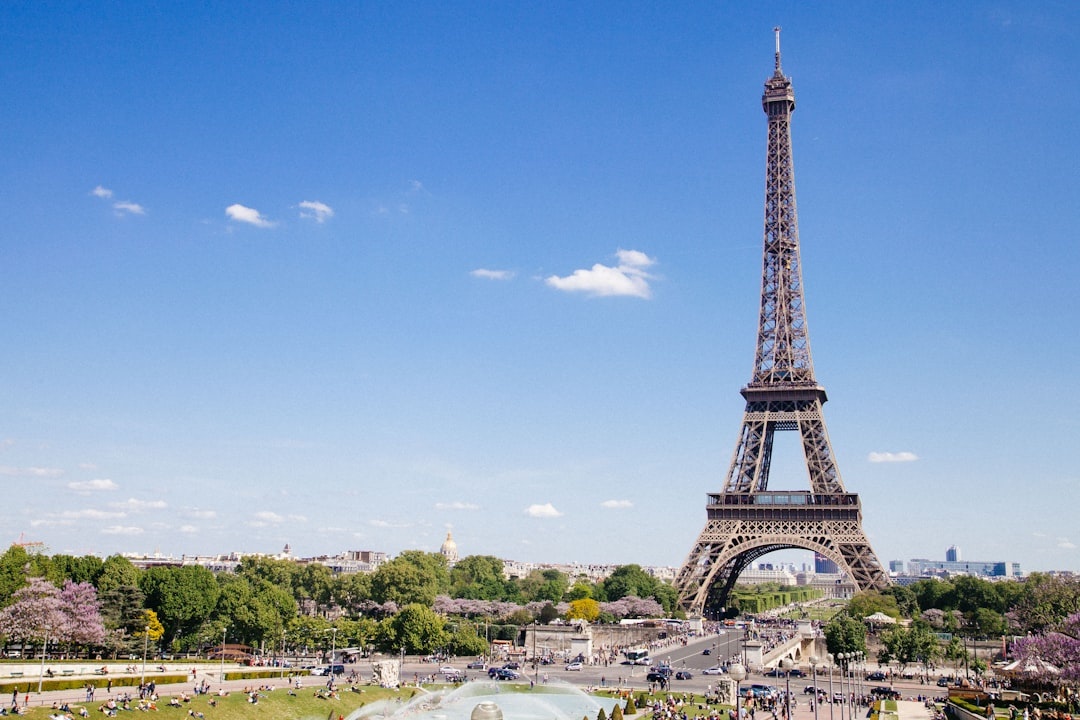 11 Unwritten Rules for Visiting Paris, From Etiquette to Attitude