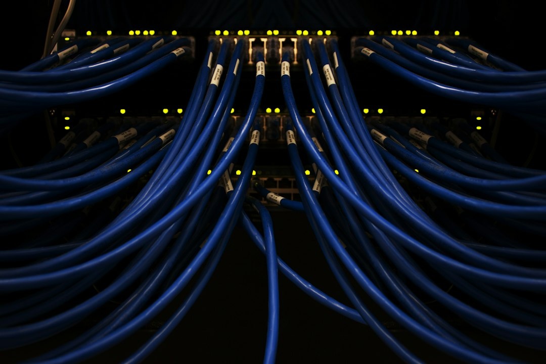 A cut cable disrupted hundreds of flights across the US