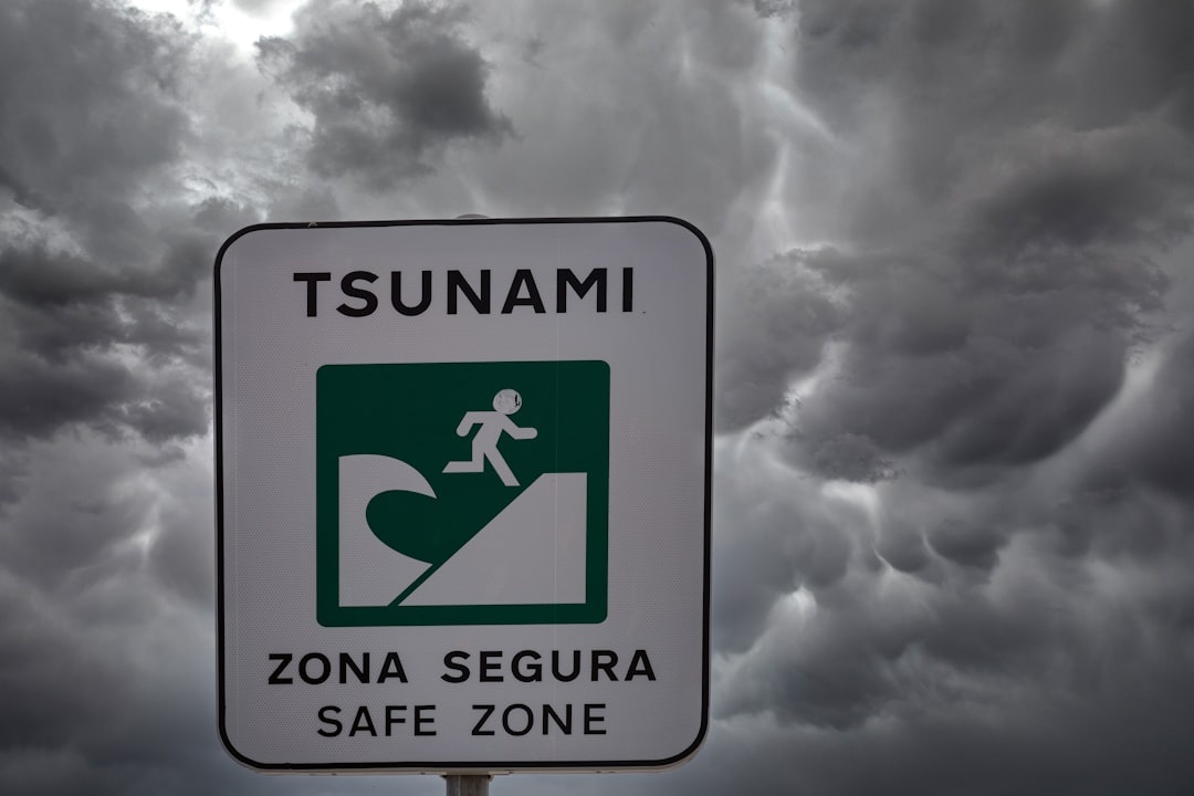 Earthquake and typhoon safety for first-time digital nomads in Japan, Taiwan, and the Philippines: a step-by-step setup checklist for alerts, housing, insurance, and go-bags