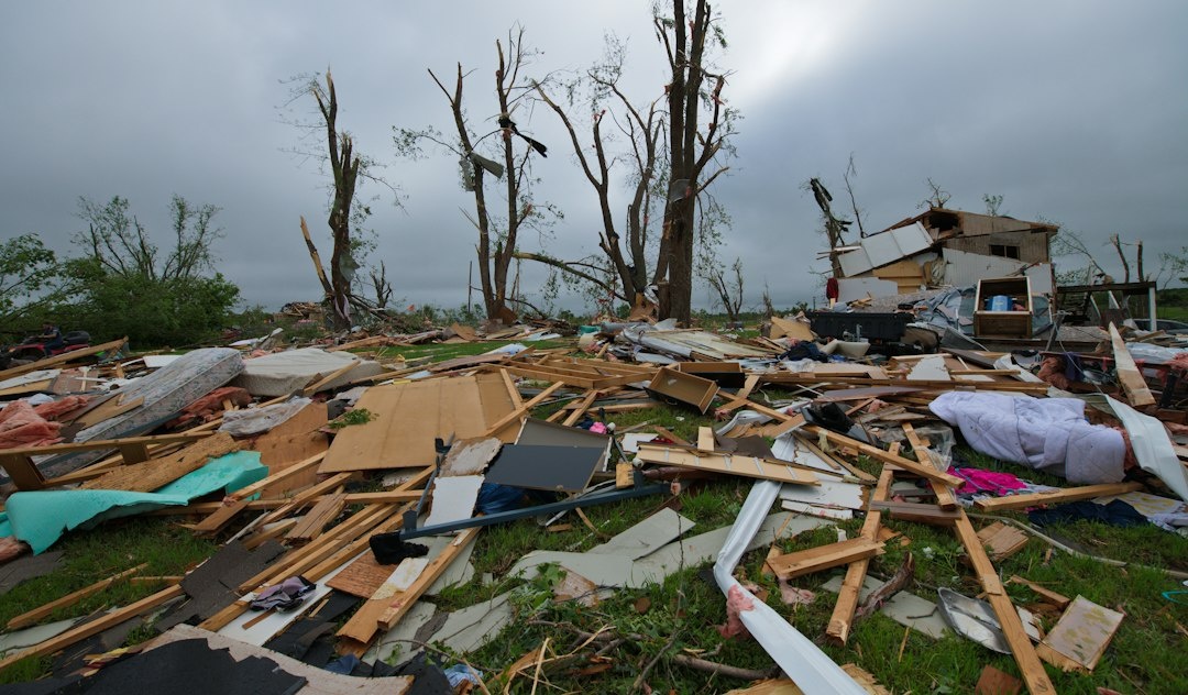 Earthquake and typhoon safety for first-time digital nomads in Japan, Taiwan, and the Philippines: a step-by-step setup checklist for alerts, housing, insurance, and go-bags