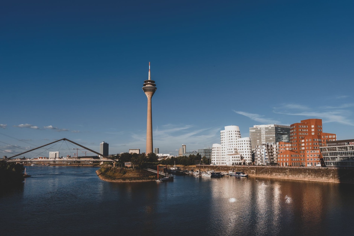 How to Build a Five-Day Rhine River Cruise With Local Boats and Trains: Step-by-Step Cologne–Koblenz–Bingen Family Route With Children’s Fares, Castle Stops, Neighborhood Restaurants, and Costs Under €1,200