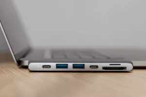 Satechi Thunderbolt 5 CubeDock Review: The Ideal M6 Mac Mini Travel Desk?