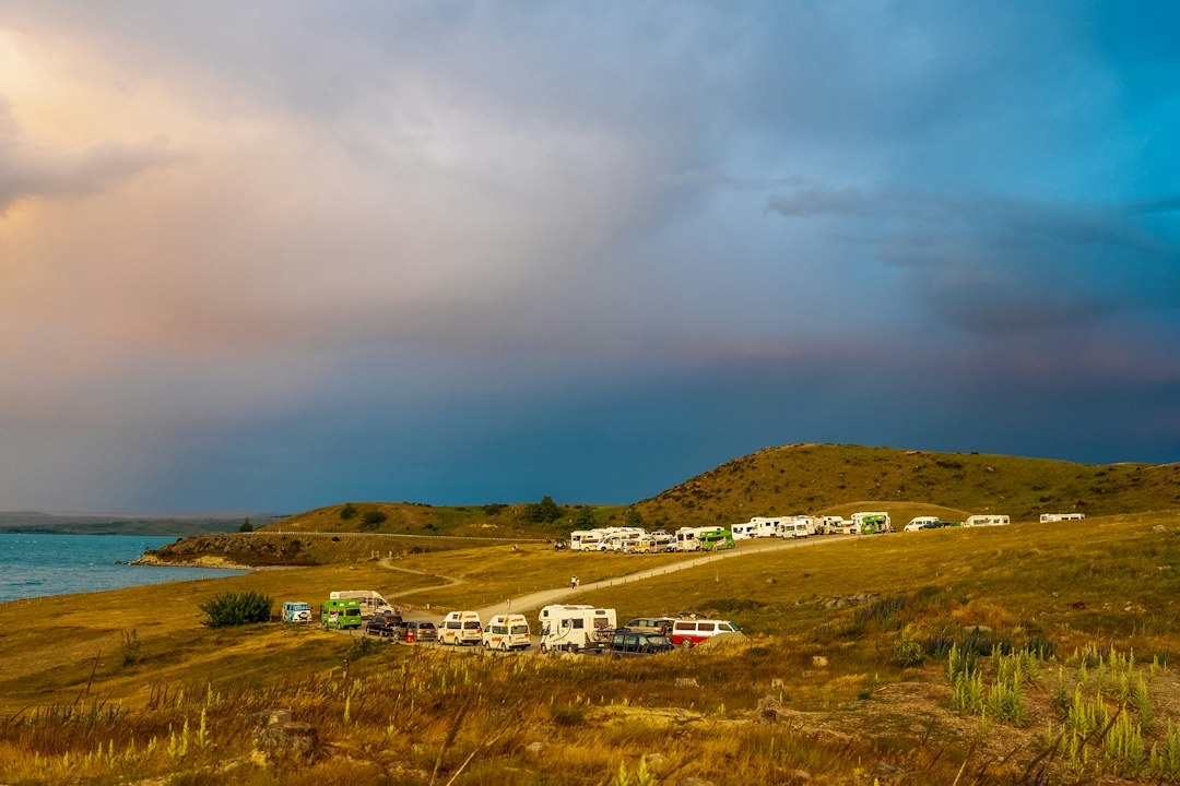 South Island Campervan Routes for First-Time Backpackers: Comparing a 10-Day Queenstown Loop, Christchurch-to-Queenstown, and Picton-to-Dunedin by Fuel, Campsites, Ferry Costs, and September Weather