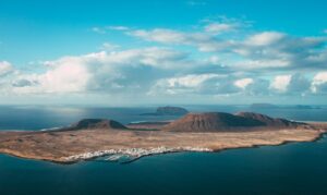 Tenerife vs Lanzarote: Which Canary Island Is Better for Your Holiday?