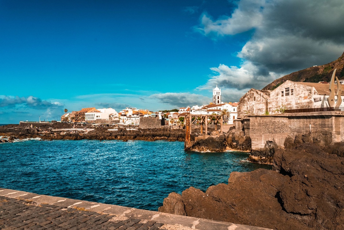 Tenerife vs Lanzarote: How the two popular Canary Islands compare for a holiday