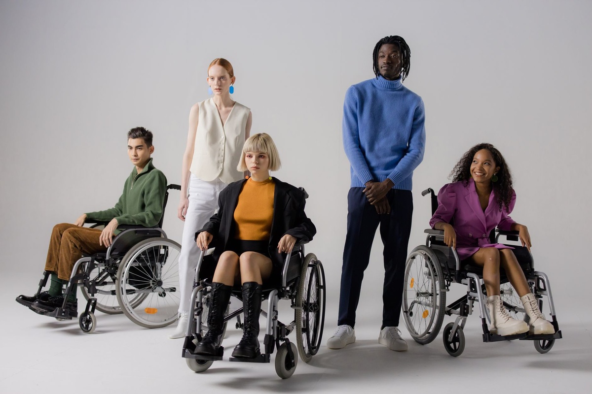 A Wheelchair User’s Luxury Michelin Solomoon in Paris: A Four-Night Case Study Covering Step-Free Hotels, Accessible Tasting Menus, Solo Reservations, Adapted Transfers, and Total Cost