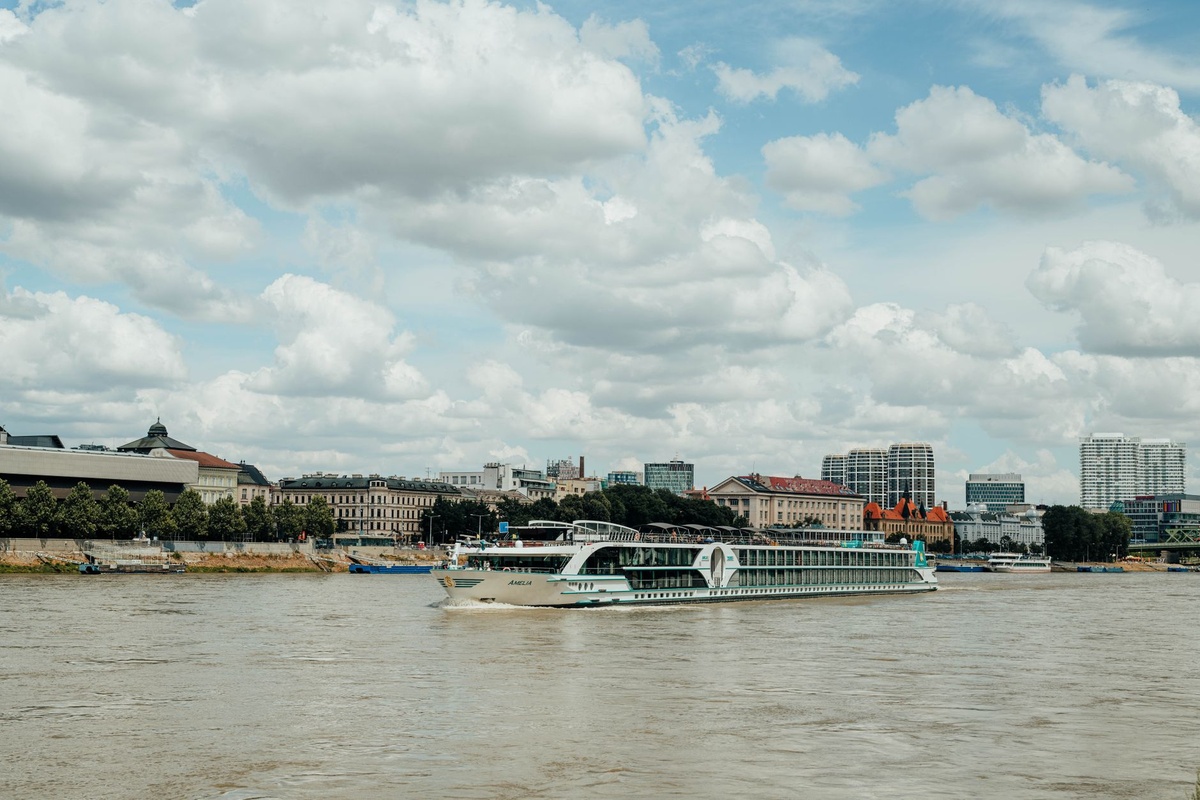 Are October River Cruises Worth It for Solo Travelers? Rhine, Danube, and Douro Data on Rainfall, River Levels, Daylight, Cancellations, Single Supplements, and 2026 Cabin Fares