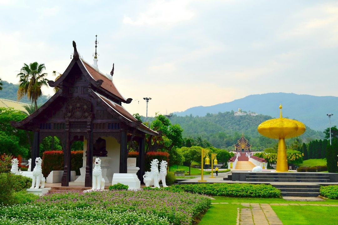 Chiang Mai vs Da Nang vs Penang vs Siem Reap pour une workation d’octobre : comparaison fondée sur les données de la pluie de mousson, du risque d’inondation, de la qualité de l’air, des coupures internet, des prix du coworking et du coût de la vie sur 30 jours