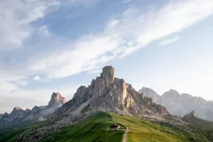 How to Photograph the Dolomites’ Golden Hour Alone: A Step-by-Step October Route