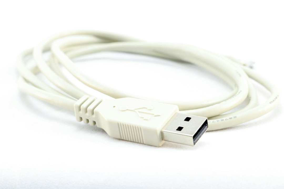 Αυτό το έξυπνο καλώδιο USB-C γίνεται βάση για το κινητό σου [Συλλογή]