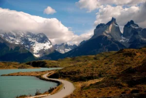 Torres del Paine’s W Trek vs El Chaltén: A Data-Driven October 2026 Guide for First-Time Patagonia Backpackers