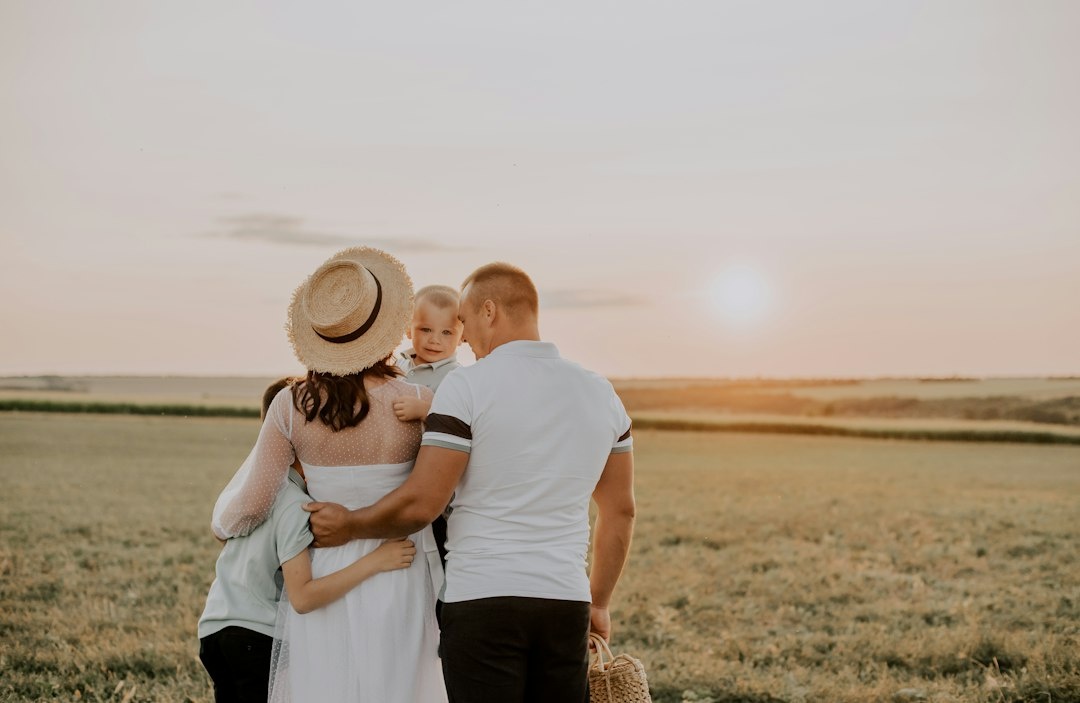 What a Family Learned From Its First 12 Days in Iran: A Tehran–Isfahan–Yazd–Shiraz Case Study With Visa Logistics, Dress Rules, Child-Friendly Trains, Cash Budgets, Internet Restrictions, Safety Advisories, and October Weather
