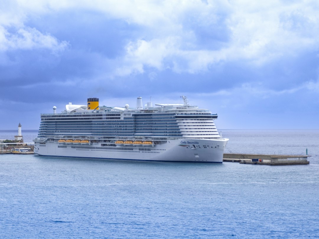 What to Pack for an October Mediterranean Cruise: A Data-Driven Athens–Santorini–Malta–Barcelona List Based on 10 Years of Temperature, Rain, Wind, Sea Conditions, Dress Codes, Laundry Prices, and Cabin Storage