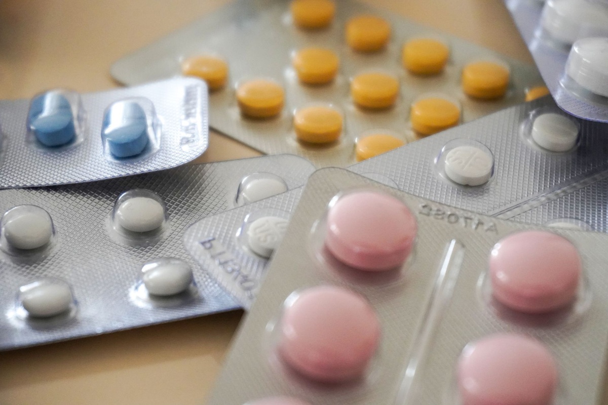 Which Countries Have the Strictest Medication Customs Rules for Solo Travelers Over 65? A Data-Driven Comparison of Japan, the UAE, Singapore, Australia, and New Zealand for 12 Common Prescriptions, Documentation, Quantity Limits, and Penalties