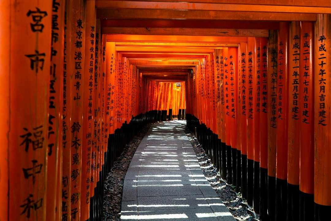 Which Kyoto Temples Have the Lowest-Impact Autumn Visits? A Data-Driven Ranking of 15 Foliage Sites by Public-Transport Emissions, Crowd Density, Waste Policies, Walking Distance, Admission Fees, and October 2026 Entry Rules